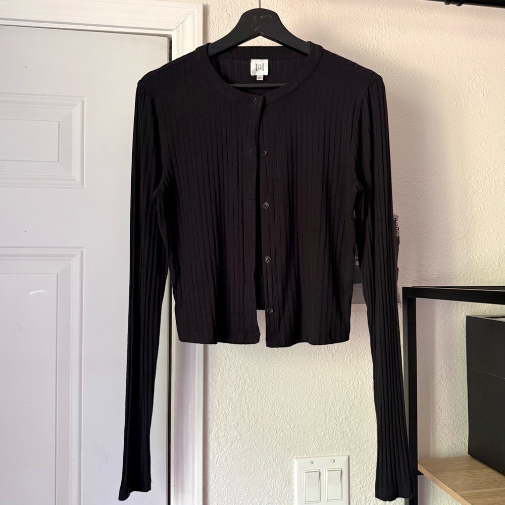 HELSA black rib ribbed knit stretchy long sleeve cropped button up cardigan top